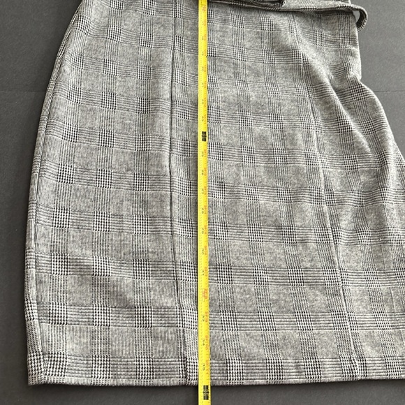 EXPRESS DRESS! - Picture 9 of 11